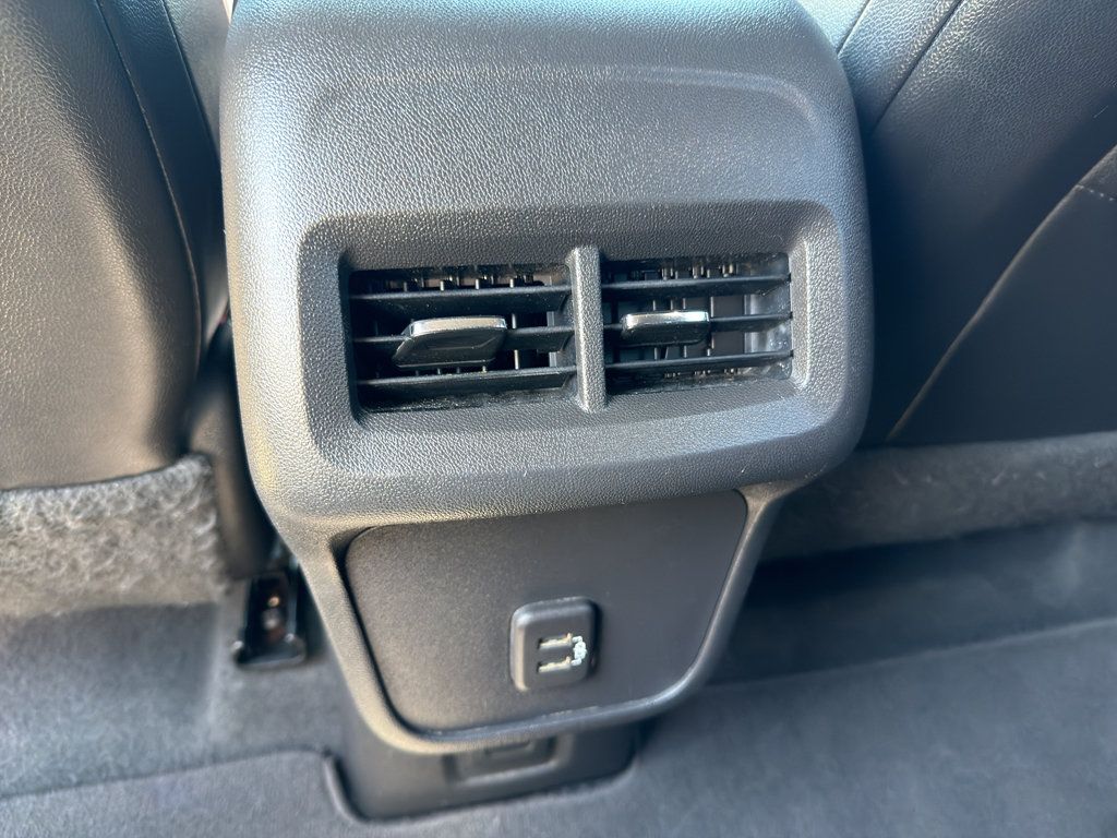 Used 2022 Chevrolet Equinox RS w/ RS Leather Package FWD image 11