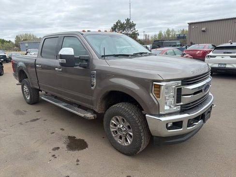 Used 2018 Ford F250 XLT w/ XLT Premium Package AWD/4WD image 7