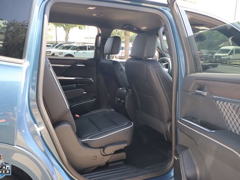 Used 2025 GMC Acadia Denali w/ LPO, Floor Liner Package FWD image 30