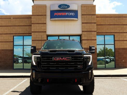 Used 2024 GMC Sierra 2500 AT4 w/ AT4 Premium Plus Package AWD/4WD image 3