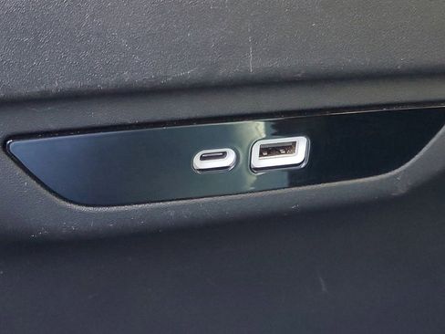 Used 2024 Chrysler Pacifica Touring-L image 33