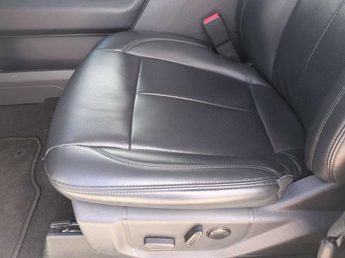 Used 2024 Ford Expedition XLT RWD image 19