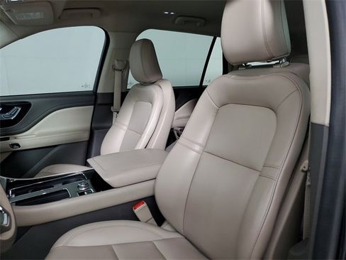 Used 2023 Lincoln Aviator 2WD image 23