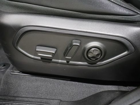 Used 2024 Jeep Grand Cherokee L Altitude AWD/4WD image 12