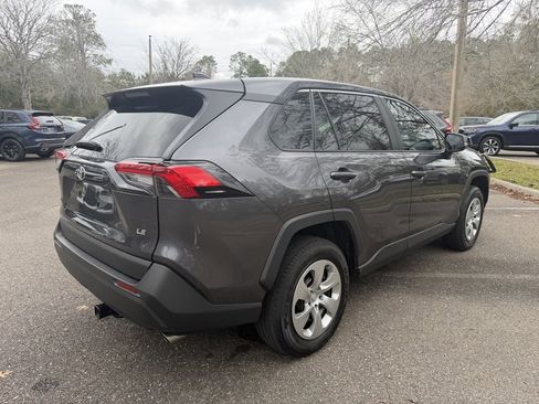 Used 2022 Toyota RAV4 LE image 6