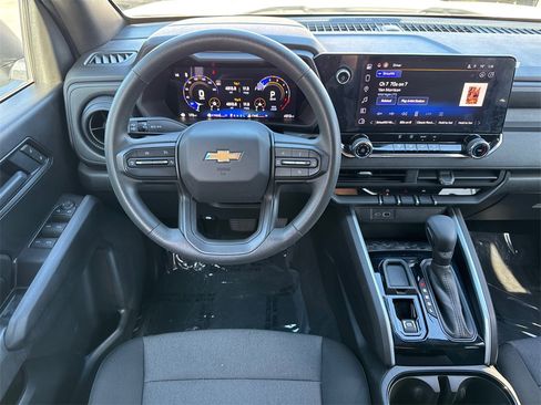 Used 2025 Chevrolet Colorado W/T image 20