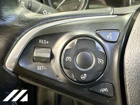 Used 2017 Buick Envision Essence FWD image 12