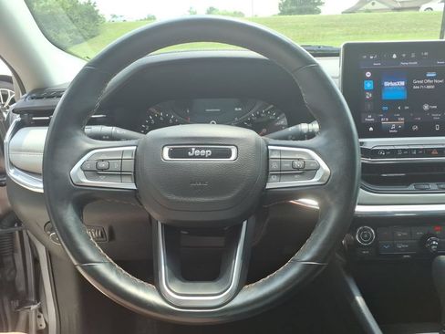Used 2022 Jeep Compass Limited AWD/4WD image 17