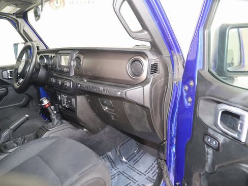 Used 2018 Jeep Wrangler Unlimited Sport S image 37