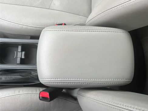 Used 2016 Subaru Forester 2.5i Touring w/ Eyesight & Navigation System image 23