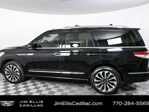 Used 2022 Lincoln Navigator Reserve image 2