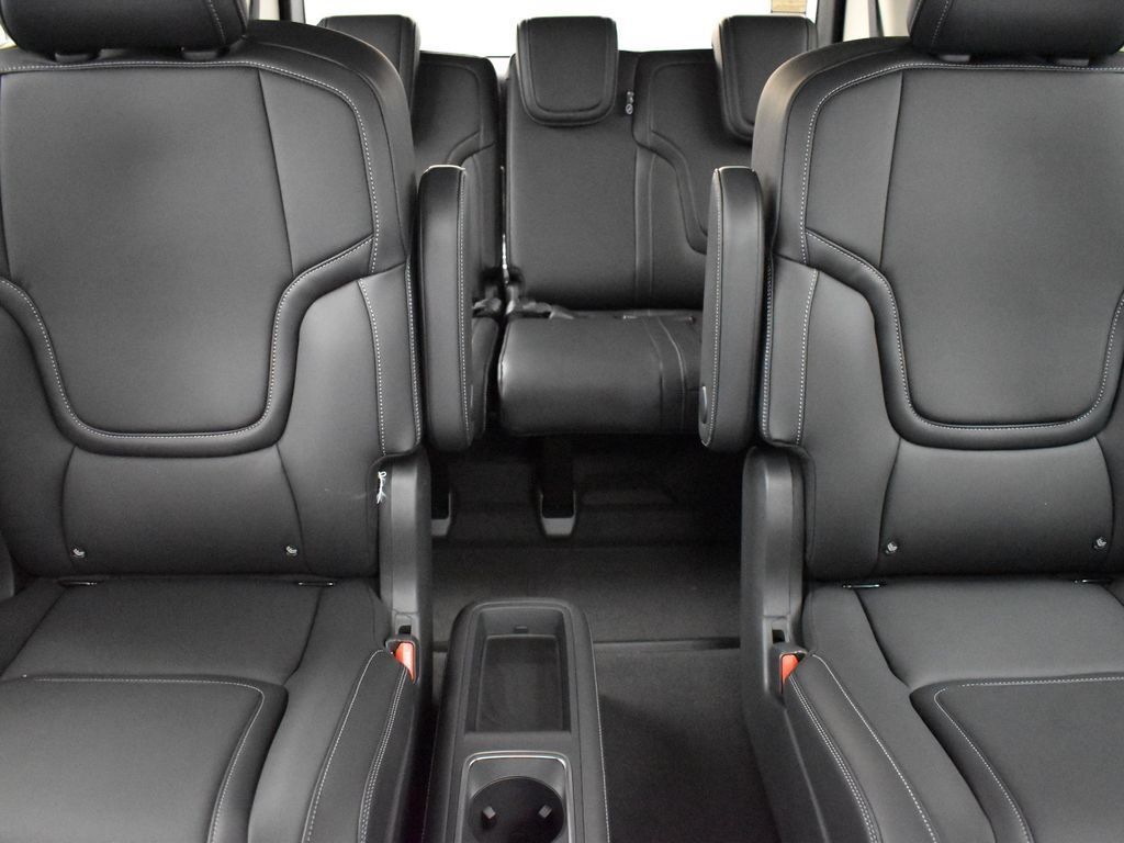 Used 2025 INFINITI QX80 Pure RWD image 29