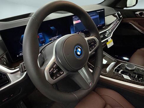 New 2026 BMW X5 xDrive50e image 13
