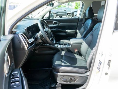 Certified 2026 Kia Sorento EX AWD/4WD image 11