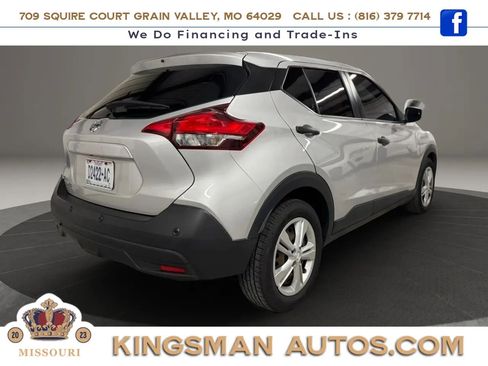 Used 2020 Nissan Kicks S FWD image 3