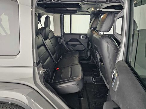 Used 2021 Jeep Wrangler Unlimited Sahara image 12