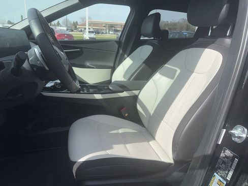 Used 2024 Kia EV6 GT-Line w/ GT-Line White Seat Package image 9