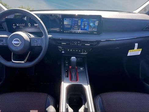 New 2026 Nissan Kicks SR w/ Cold Weather Package FWD image 5