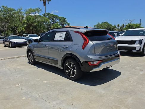 New 2026 Kia Niro FWD image 6