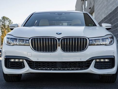 Used 2019 BMW 740i 740i w/ M Sport Package image 2