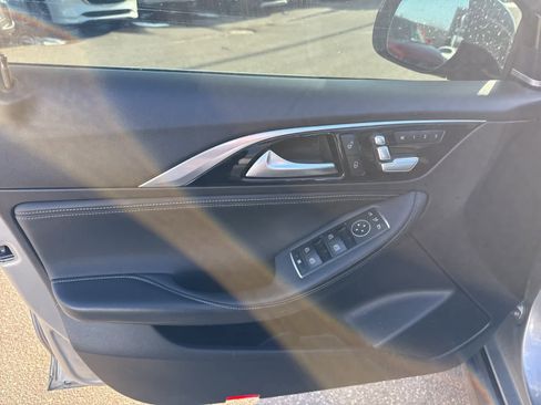 Used 2018 INFINITI QX30 AWD image 14