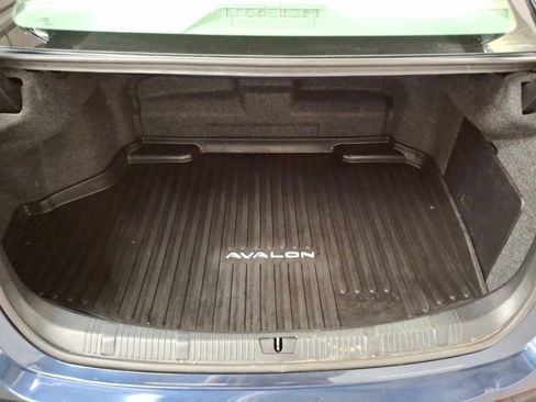 Used 2016 Toyota Avalon XLE Premium image 9