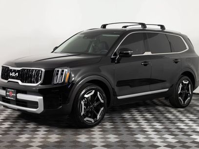 Used 2024 Kia Telluride EX w/ EX Captain's Chair Package