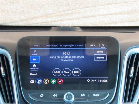 Used 2022 Chevrolet Malibu LT image 23