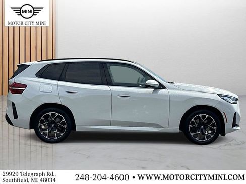 Used 2025 BMW X3 xDrive30 AWD/4WD image 2