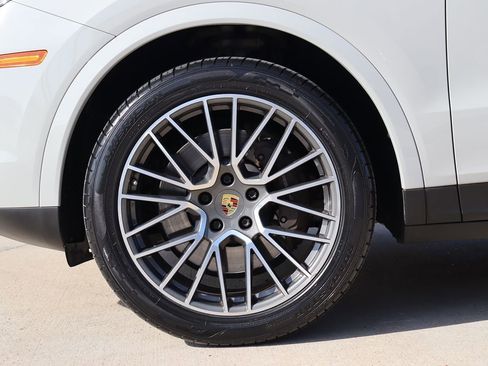 Used 2021 Porsche Cayenne Coupe image 62