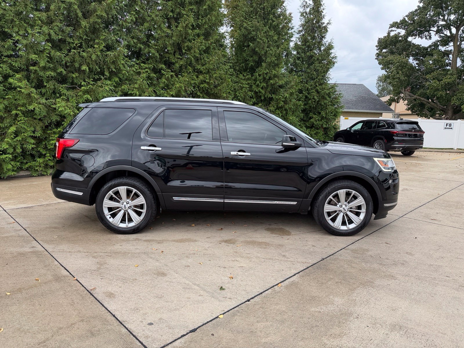 Used 2018 Ford Explorer Limited w/ Equipment Group 301A AWD/4WD image 33