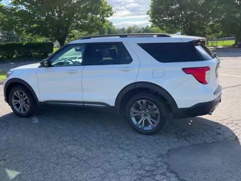 Used 2023 Ford Explorer XLT w/ Equipment Group 202A AWD/4WD image 45