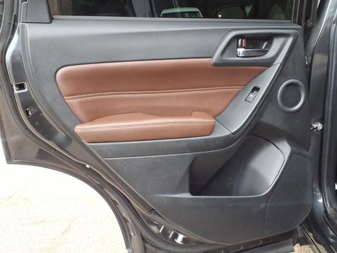Used 2018 Subaru Forester 2.5i Touring w/ Popular Package #3B AWD/4WD image 7