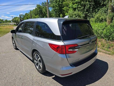 Used 2023 Honda Odyssey Touring image 2