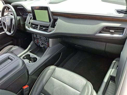 Used 2023 Chevrolet Suburban Premier RWD image 34