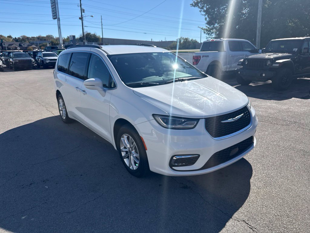 Used 2021 Chrysler Pacifica Touring w/ Cold Weather Group AWD/4WD image 2
