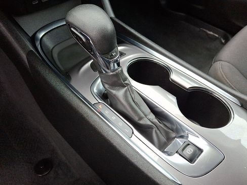 Used 2023 Chevrolet Malibu LT image 15