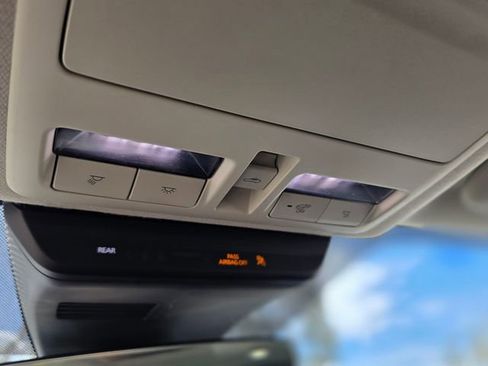 Used 2019 MAZDA MAZDA3 Premium image 24