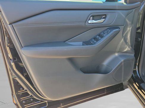 New 2026 Nissan Rogue SV image 31