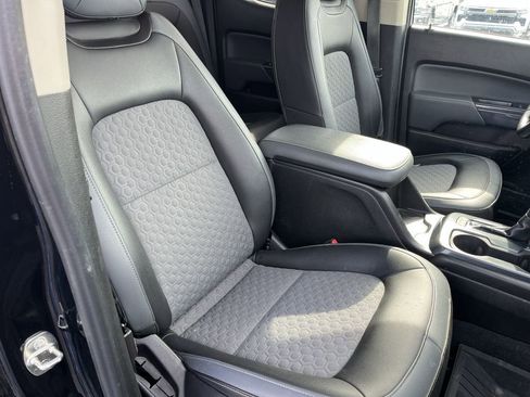 Used 2019 Chevrolet Colorado Z71 image 25