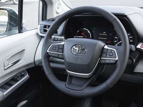 New 2026 Toyota Sienna XLE AWD/4WD image 13