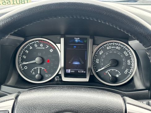 Used 2022 Toyota Tacoma SR5 AWD/4WD image 35