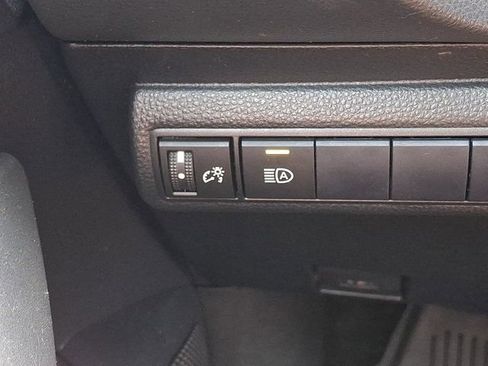 Used 2020 Toyota Corolla LE FWD image 29