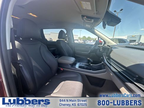 Used 2026 Kia Carnival FWD image 23