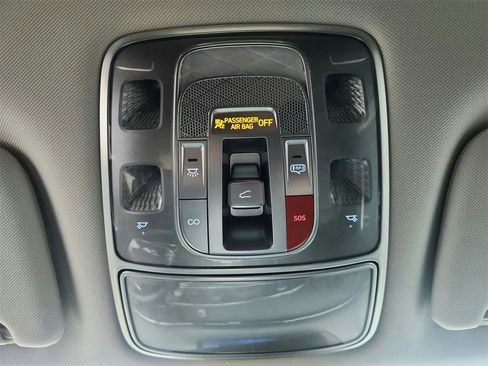 Used 2022 Genesis GV70 2.5T w/ Select Package image 40