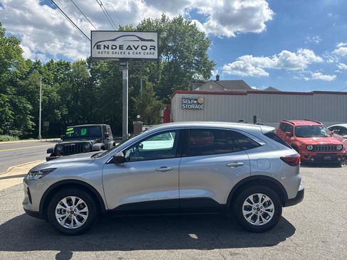 Used 2023 Ford Escape Active AWD/4WD image 4