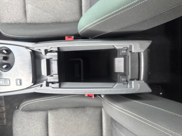 Used 2025 Nissan Rogue SV FWD image 21