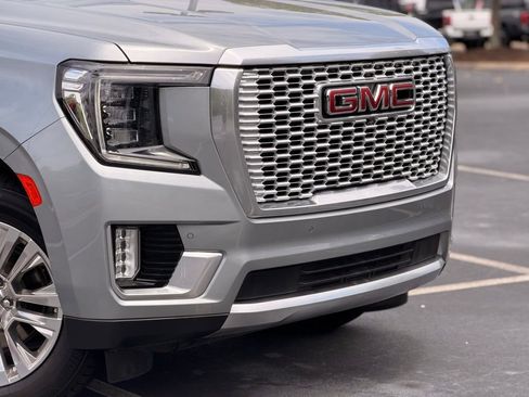 Used 2024 GMC Yukon XL Denali RWD image 6