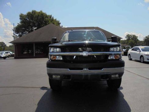 Used 2004 Chevrolet Silverado 2500 LT w/ Skid Plate Package AWD/4WD image 3
