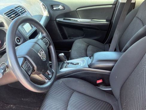 Used 2017 Dodge Journey SXT w/ Comfort/Convenience Group FWD image 18